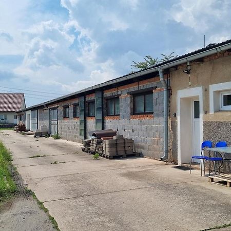 Apartmany Vinarstvi Klucov Lstibor Exterior photo